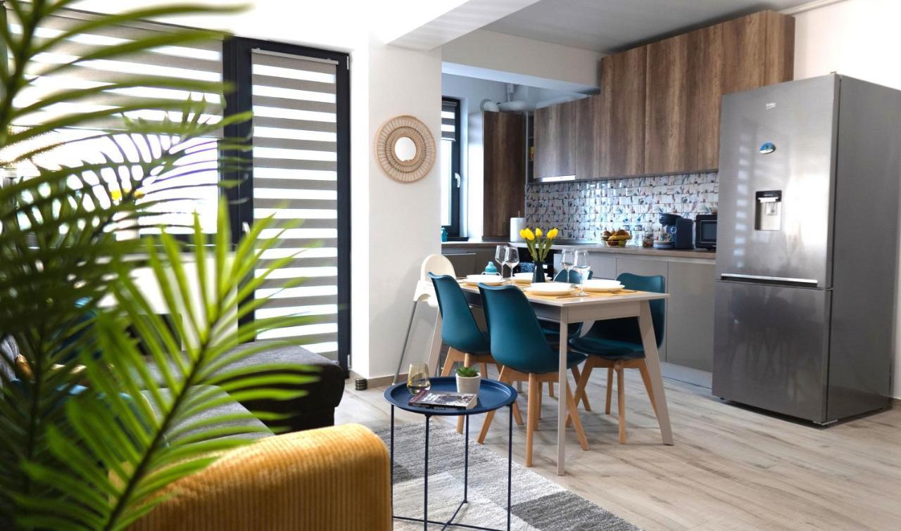 'Just Like Home' Apartment - With Private Parking Place Galaţi Esterno foto