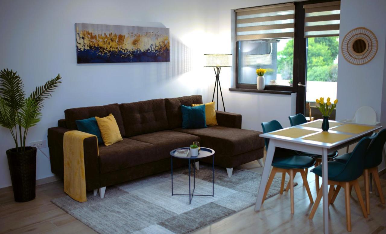 'Just Like Home' Apartment - With Private Parking Place Galaţi Esterno foto