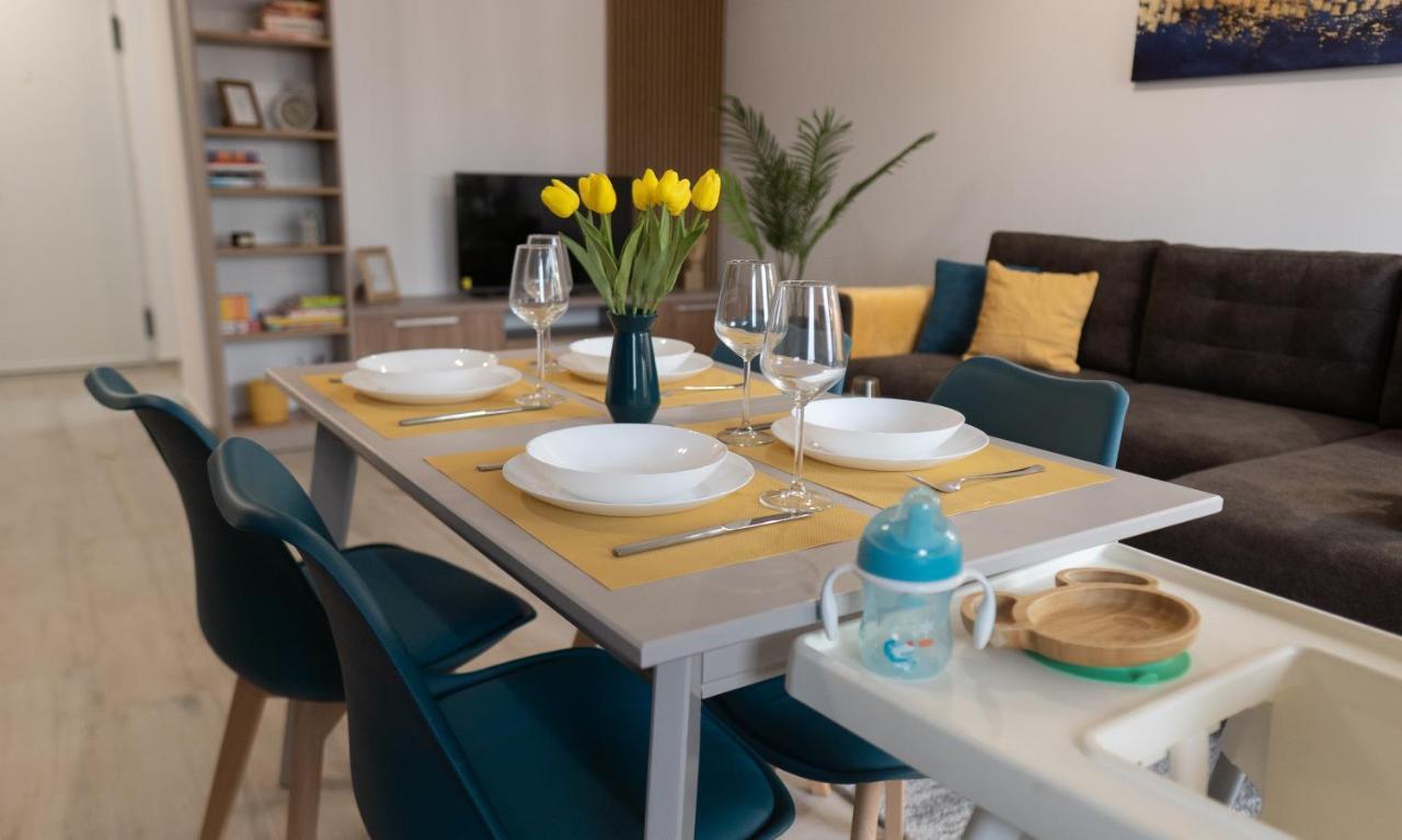 'Just Like Home' Apartment - With Private Parking Place Galaţi Esterno foto