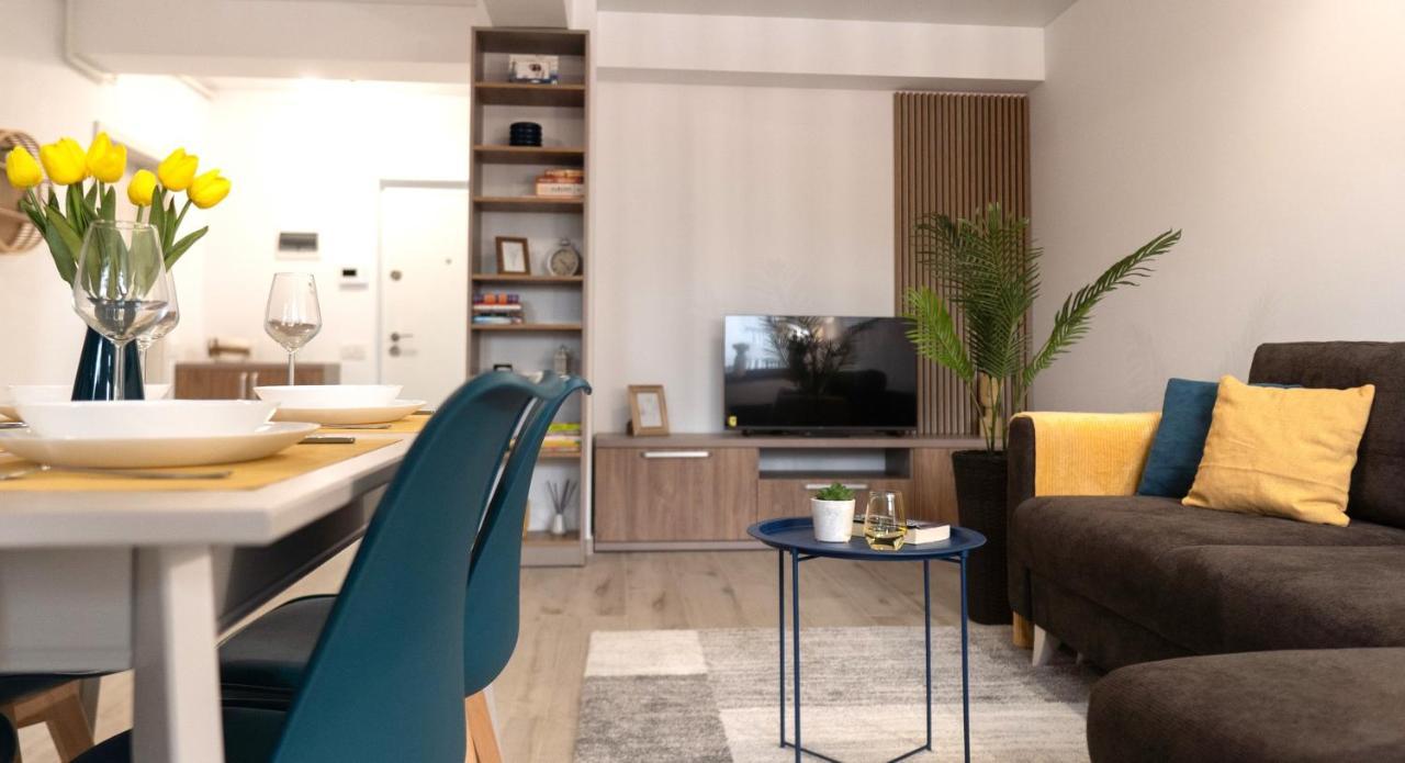'Just Like Home' Apartment - With Private Parking Place Galaţi Esterno foto