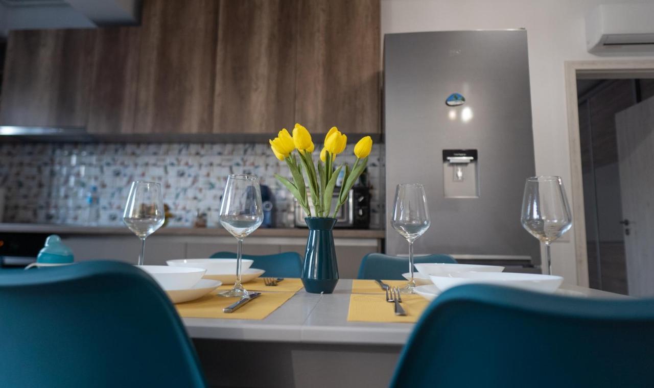 'Just Like Home' Apartment - With Private Parking Place Galaţi Esterno foto