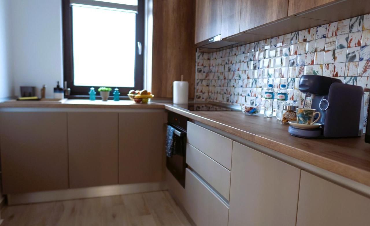 'Just Like Home' Apartment - With Private Parking Place Galaţi Esterno foto